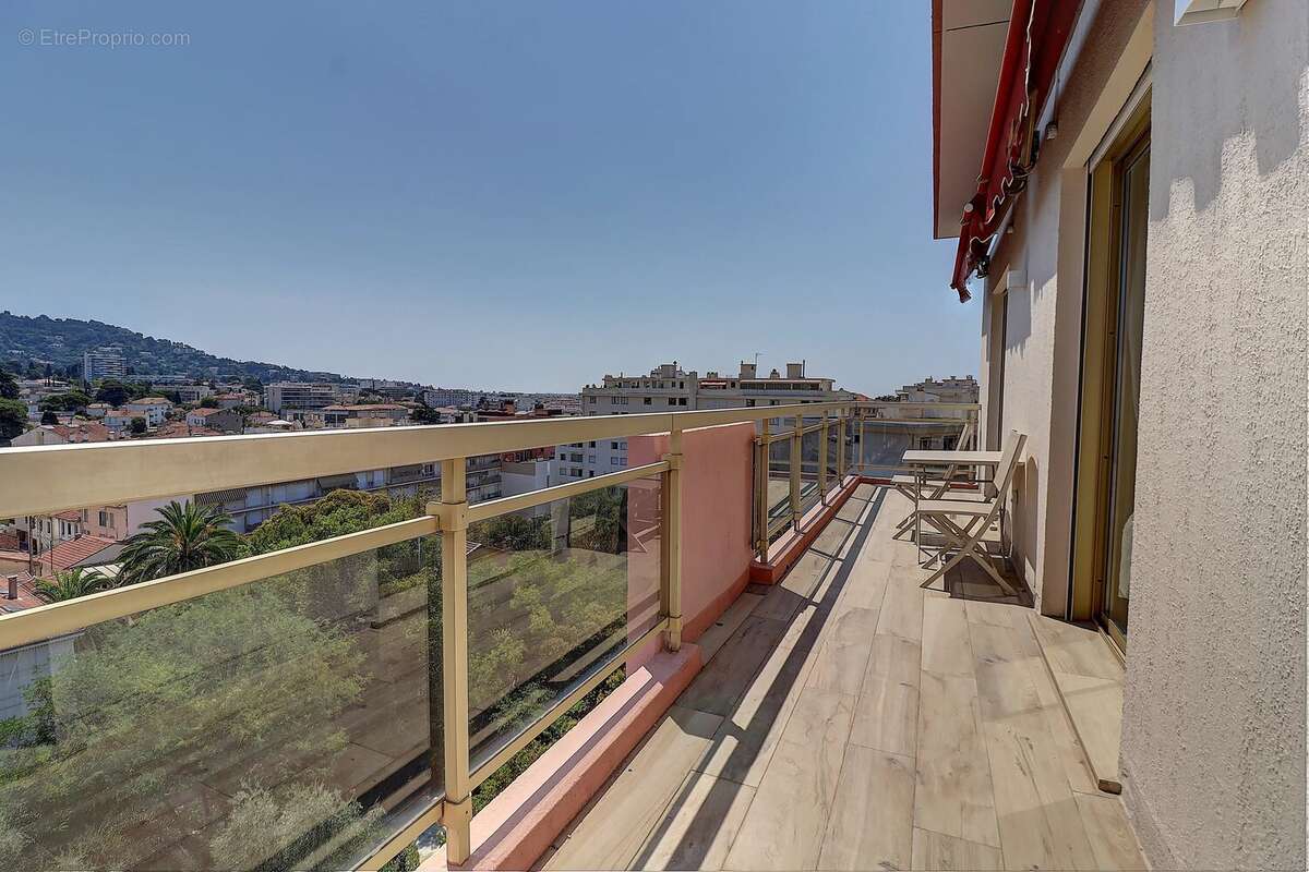 Cannes – appartement 4 pièces rénové à neuf en dernier étage - photo 8