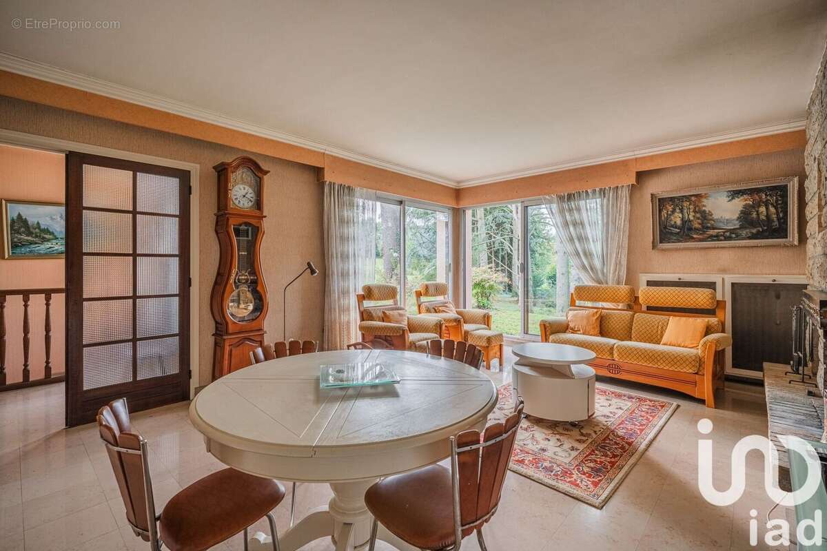 Photo 2 - Maison à BRIE-ET-ANGONNES