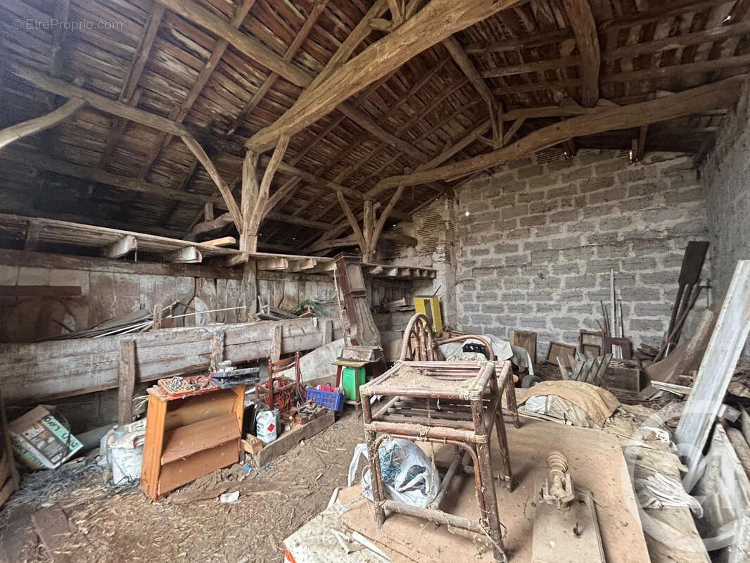 Maison à LES PEINTURES