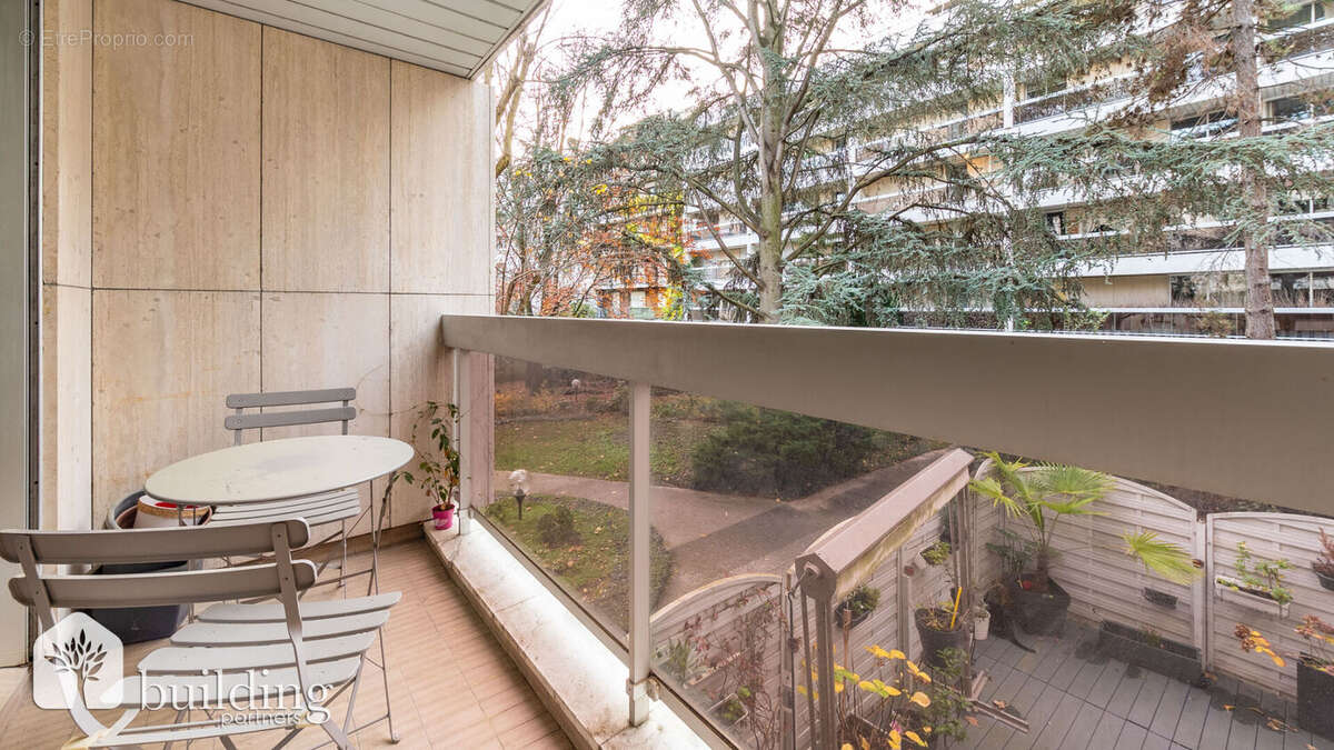 Appartement à NEUILLY-SUR-SEINE