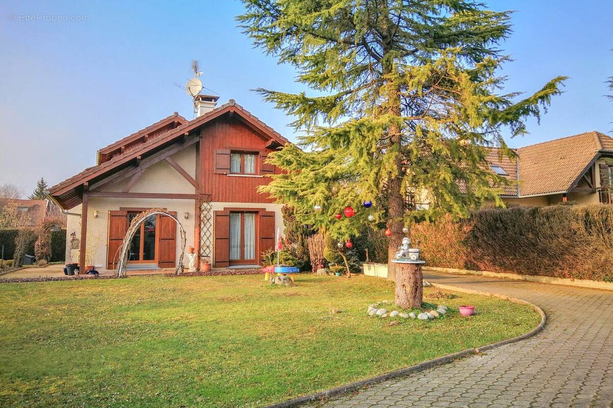 Maison à ORNEX