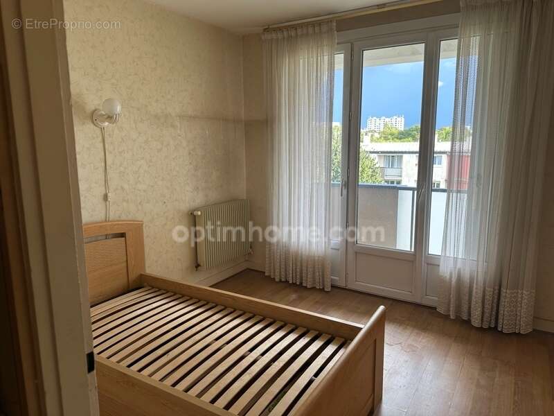 Appartement à SAINT-JEAN-DE-LA-RUELLE