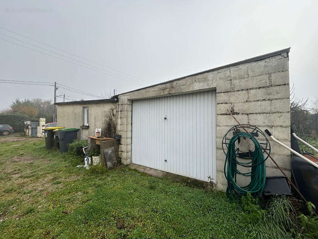 Maison à MARSEILLES-LES-AUBIGNY