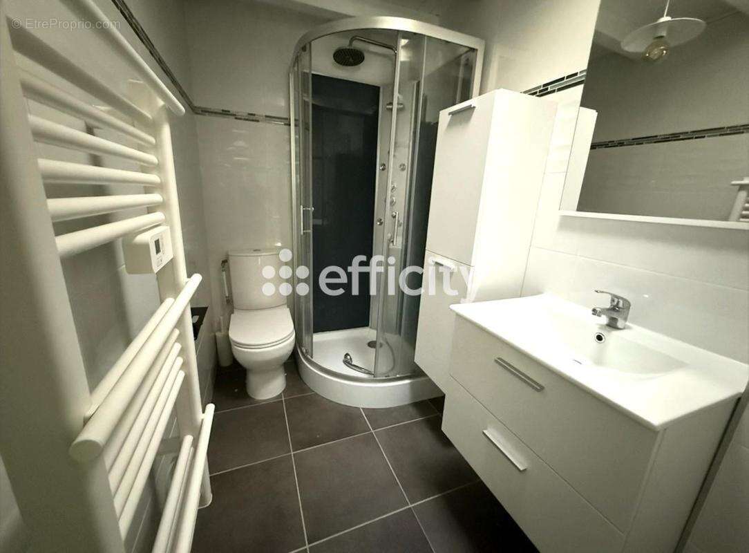 Maison 64 m² à La Couronne  - photo 11