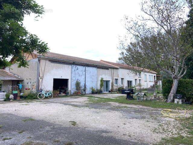 ABP AVOCATS CONSEILS, votre cabinet d'avocats , met en vente un Domaine de 3 hectares à Saint-Rémy-de-Provence : Votre havre de  - photo 9