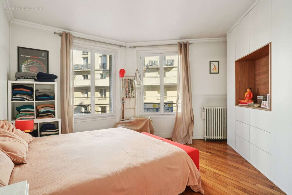 Appartement à PARIS-17E