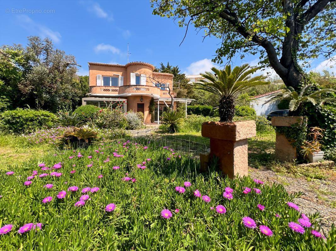 Maison à FREJUS