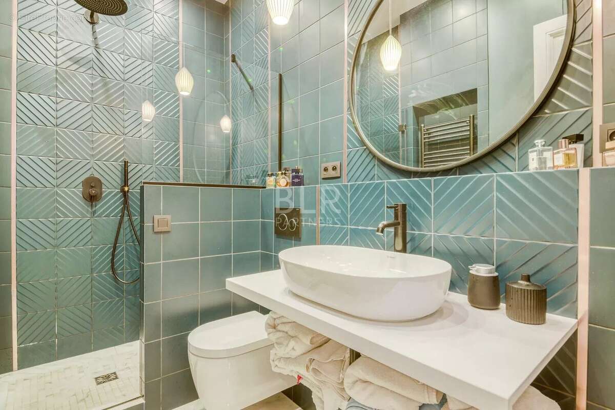 Appartement à NEUILLY-SUR-SEINE