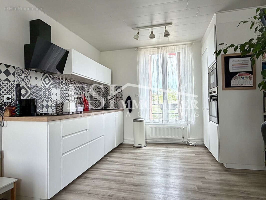 Appartement à BEAUCHAMP