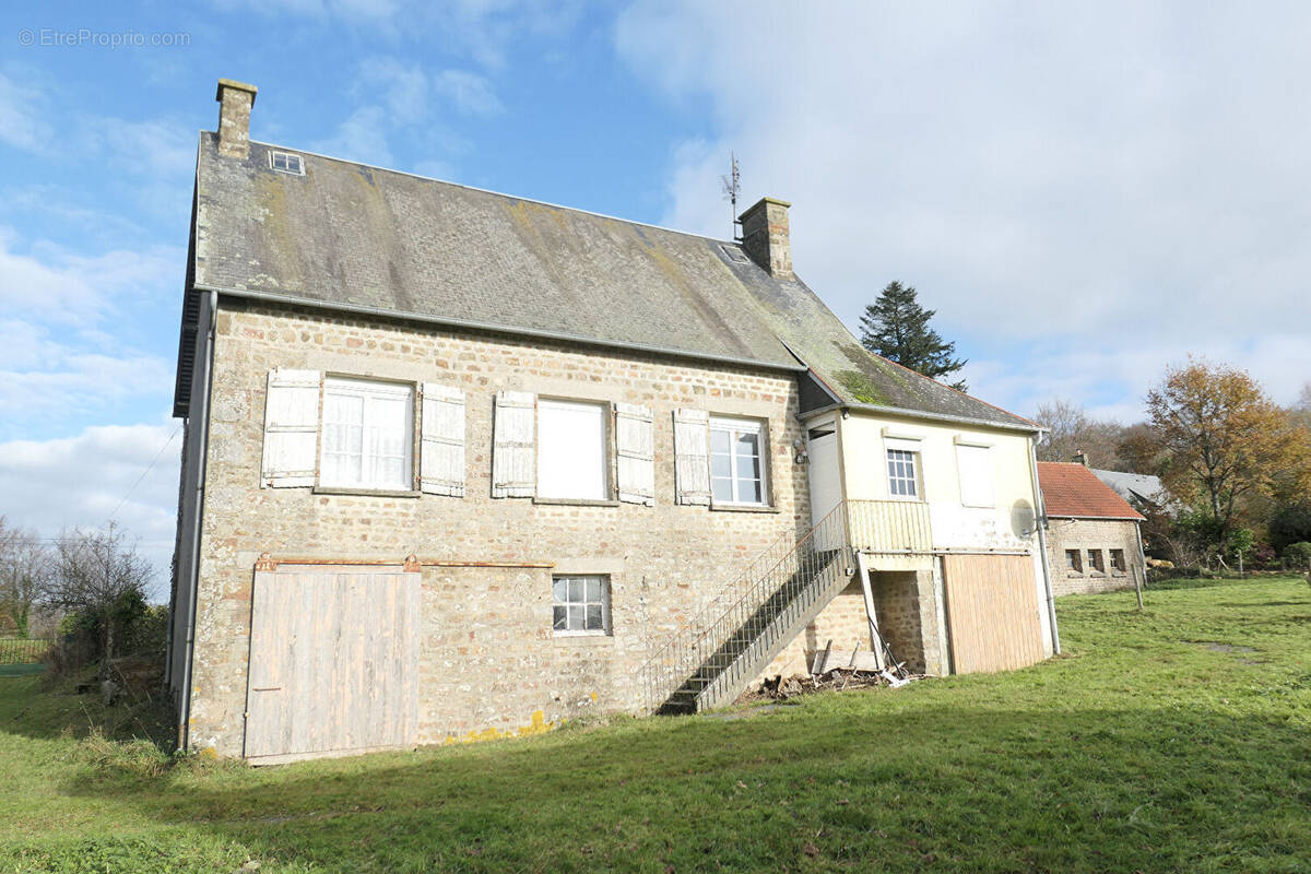 Maison à SAINT-CLEMENT-RANCOUDRAY