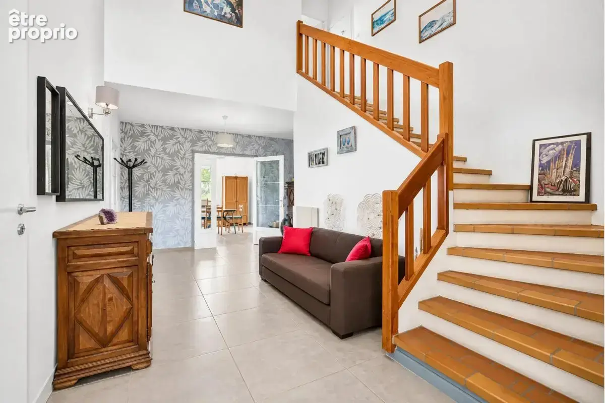 Maison de 7 pièces de 200 m² à Châteauneuf-de-Gadagne - photo 5