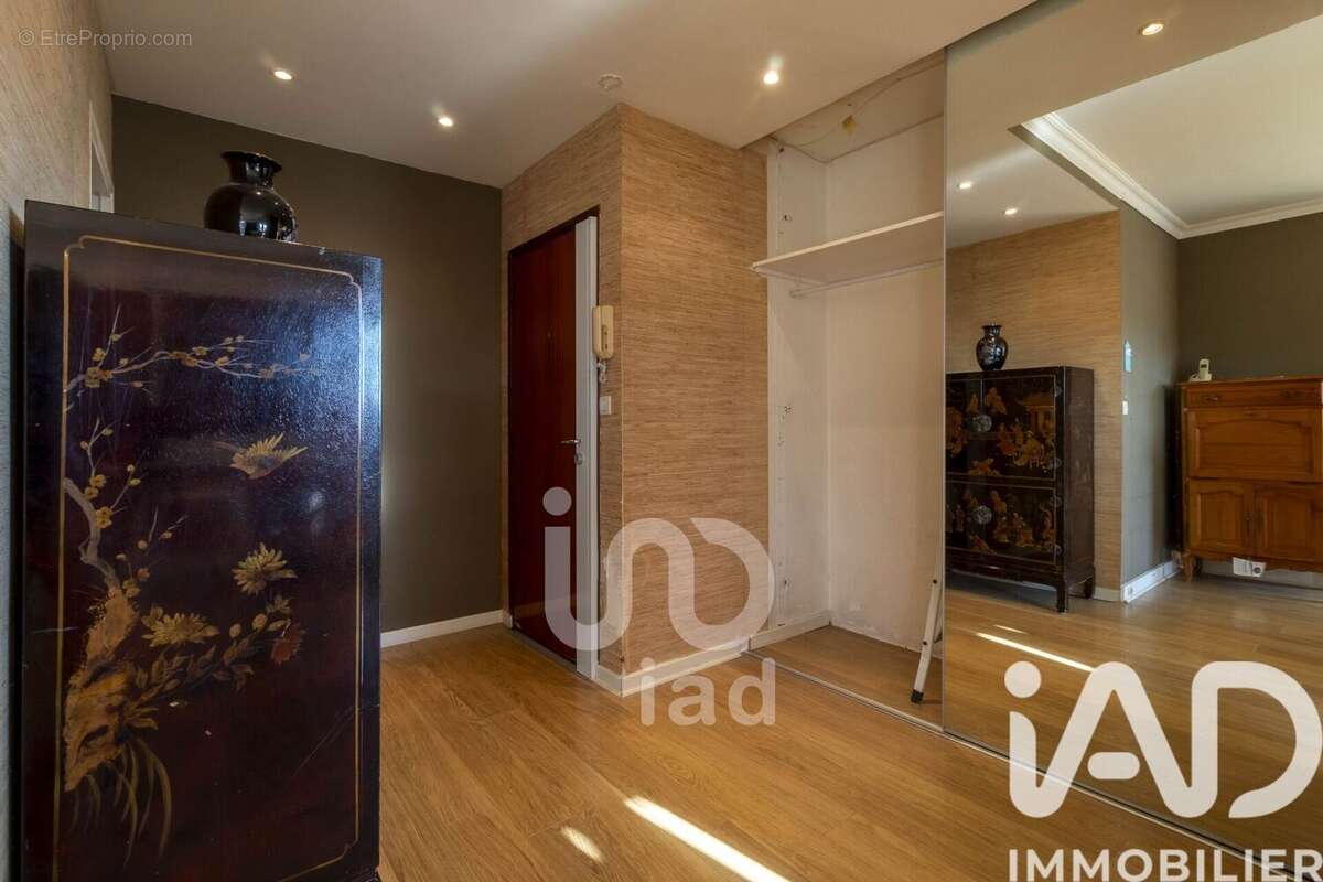 Photo 7 - Appartement à LA CELLE-SAINT-CLOUD