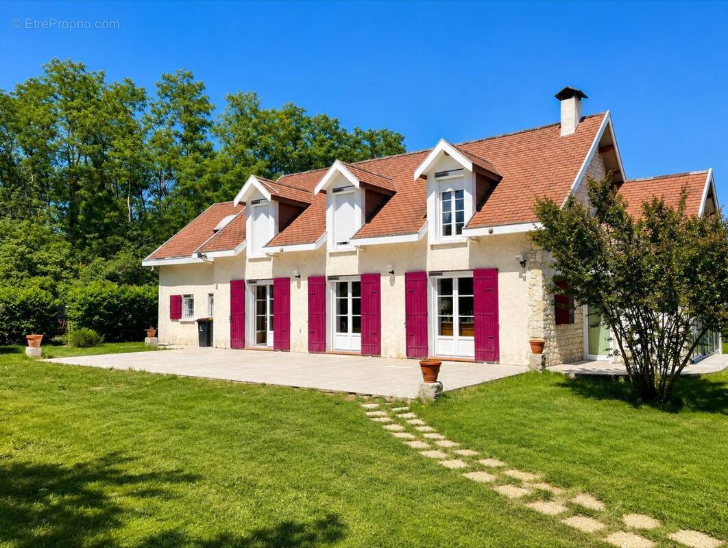 Maison 200 m² à Arbanats  - photo 3