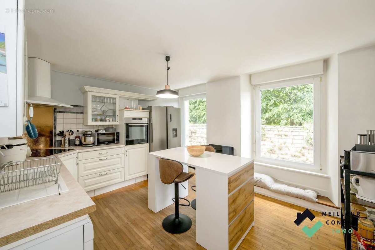 Appartement à QUINTIN