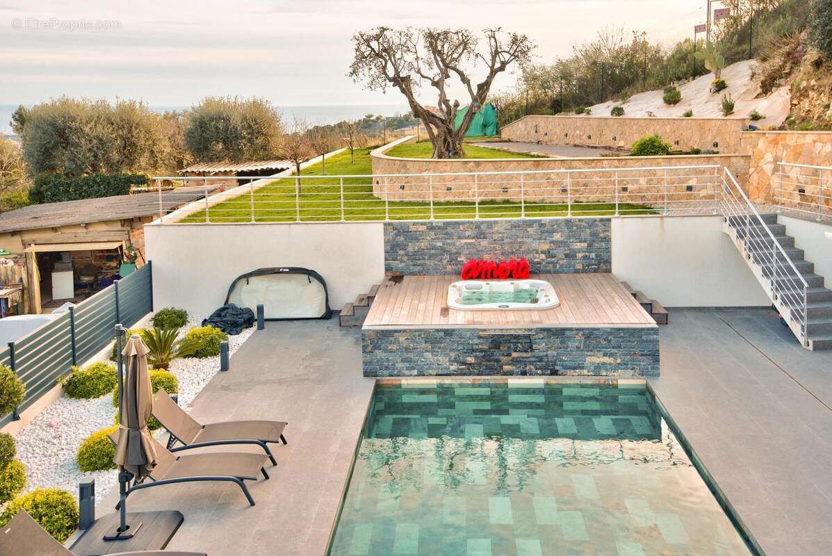 Maison à TOURRETTE-LEVENS