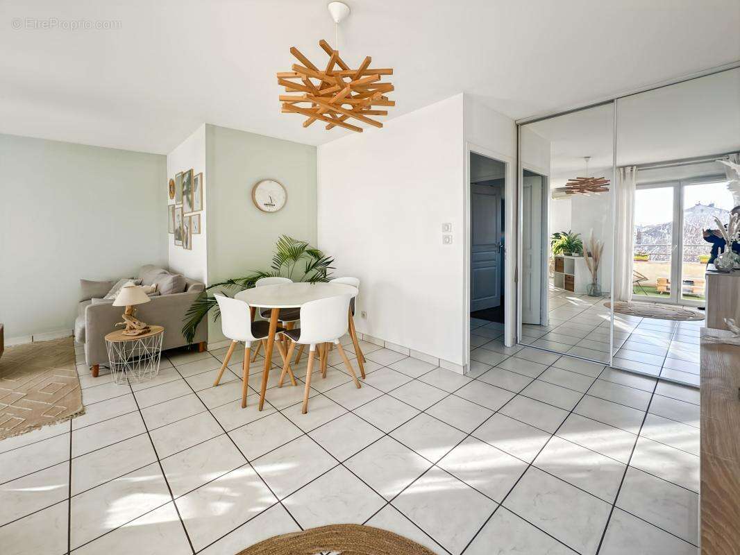 Appartement à BOURG-LES-VALENCE