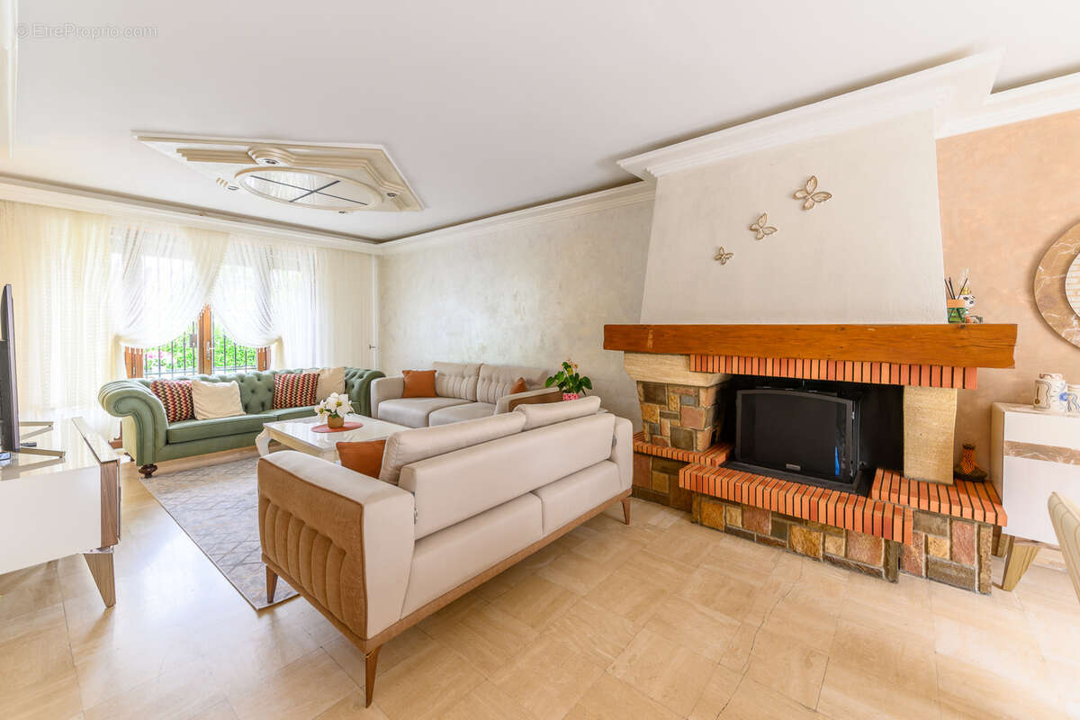 Maison à LE BLANC-MESNIL