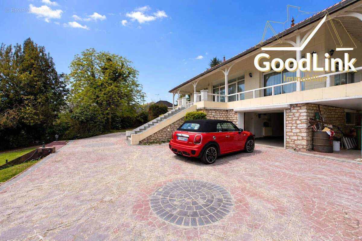 Maison à CRECY-LA-CHAPELLE