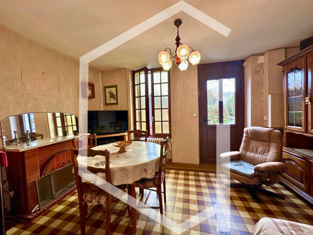 Maison à TRACY-SUR-LOIRE