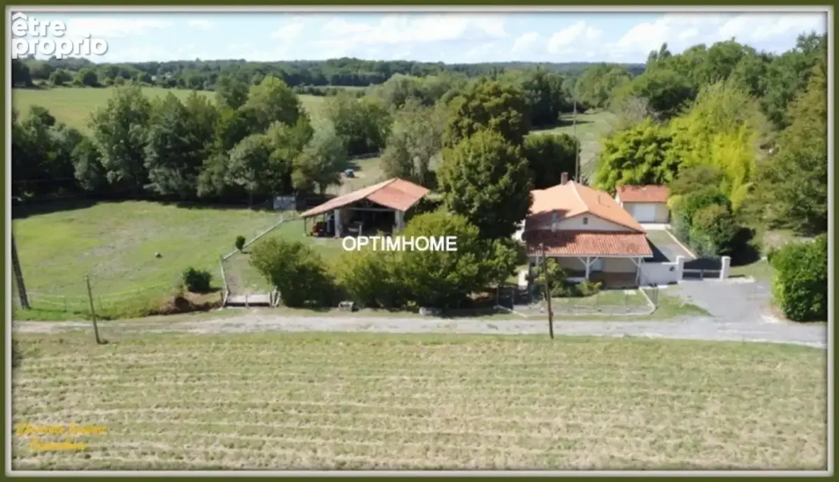 Maison à MONTMOREAU-SAINT-CYBARD