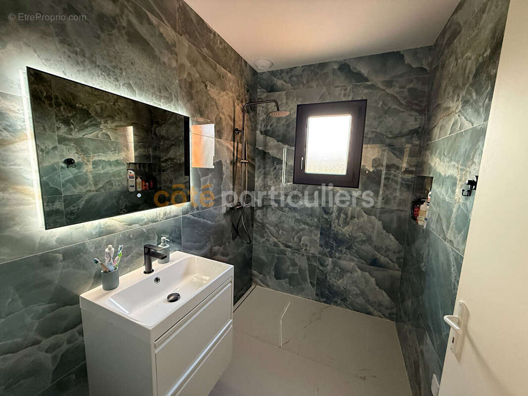 Maison à SAINT-SEURIN-SUR-L&#039;ISLE