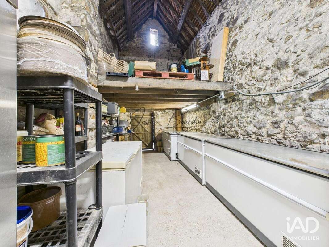 Photo 6 - Commerce à VOULX