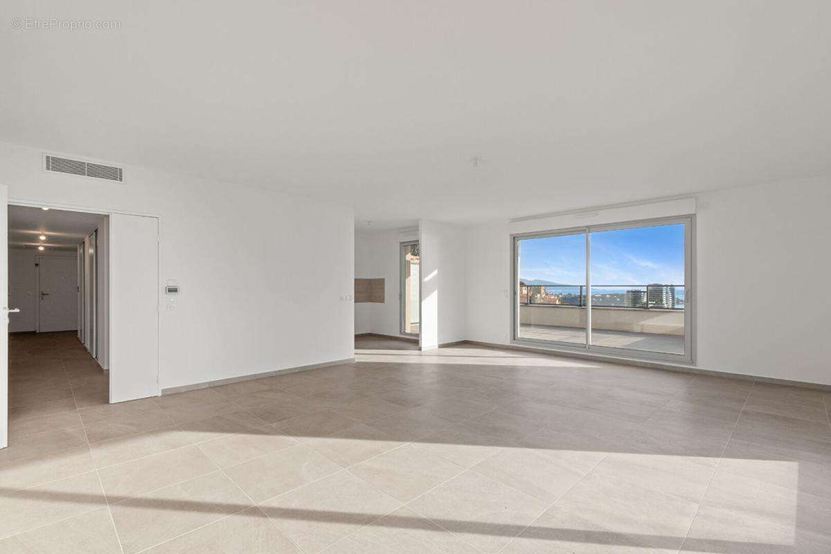 Appartement à BEAUSOLEIL
