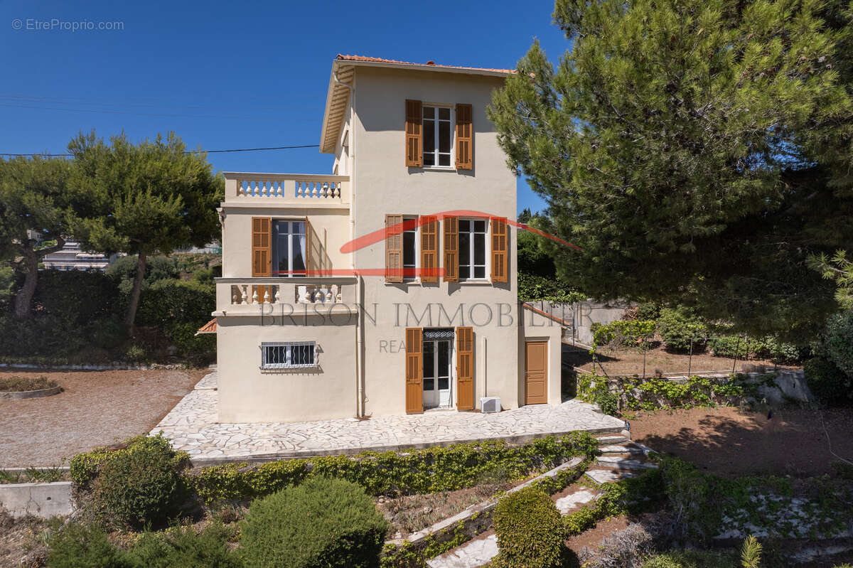 Maison à SAINT-LAURENT-DU-VAR