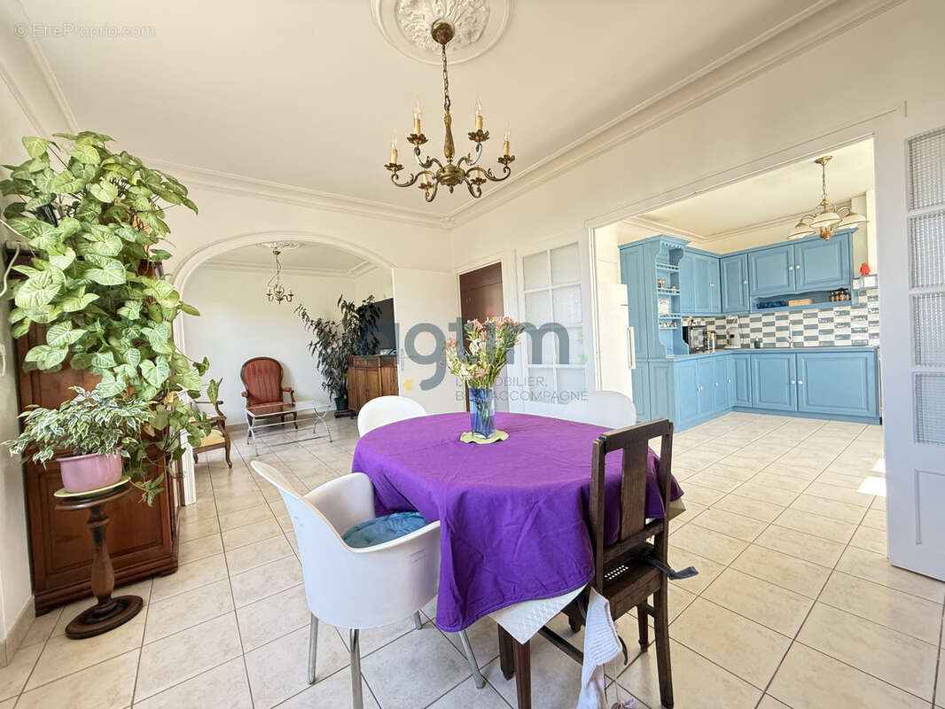 La Bruffiere - 3 chambres - Deux garages - Jardin - photo 2