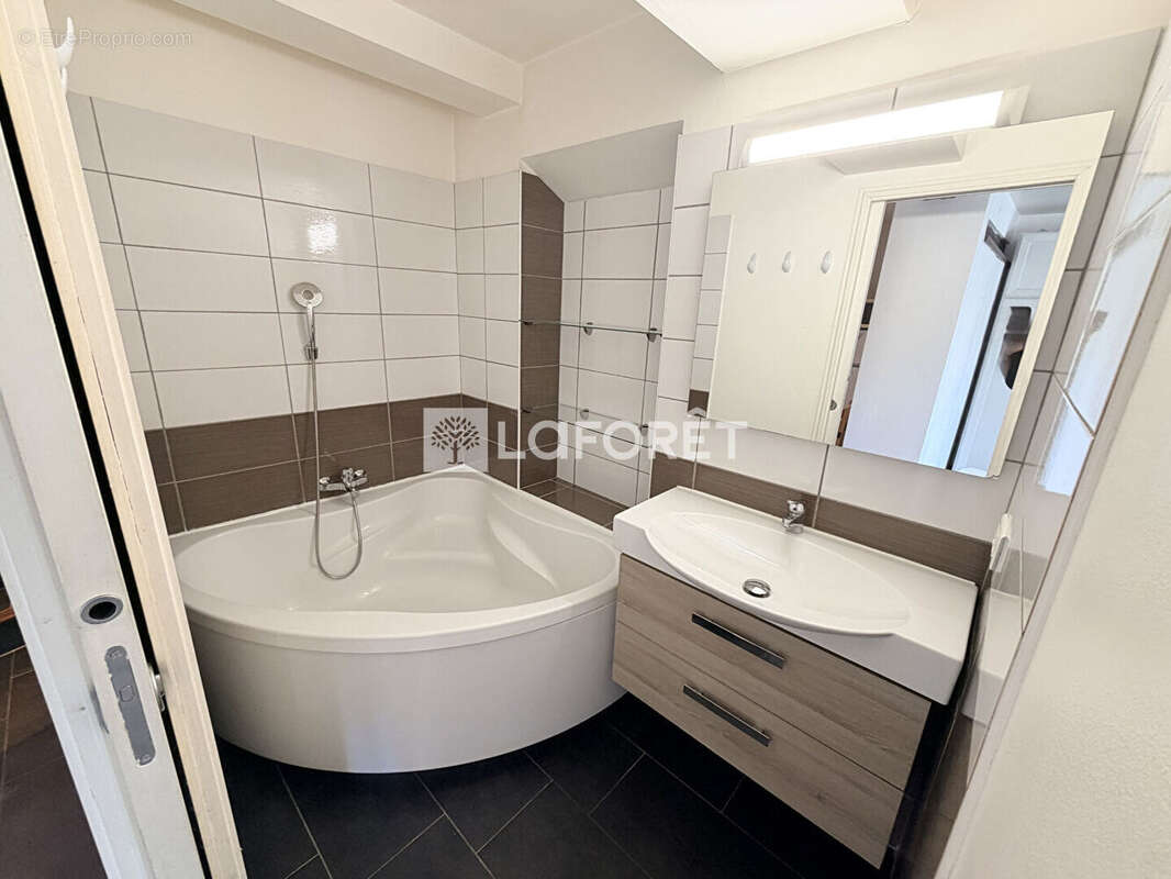 Appartement à VALLAURIS