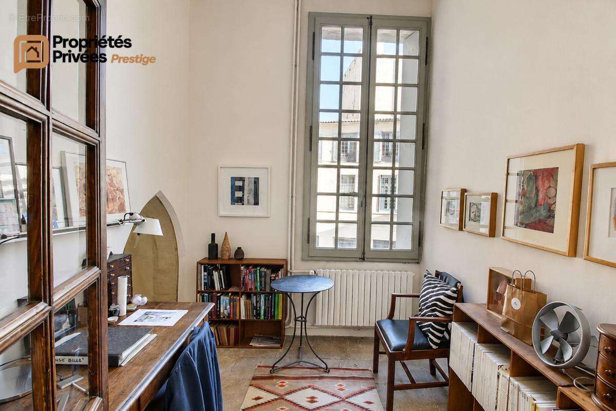 UZÈS : Une adresse d'exception Hôtel particulier de 316 m², vendu dans son intégralité, sur la prestigieuse Place Dampmartin - photo 10