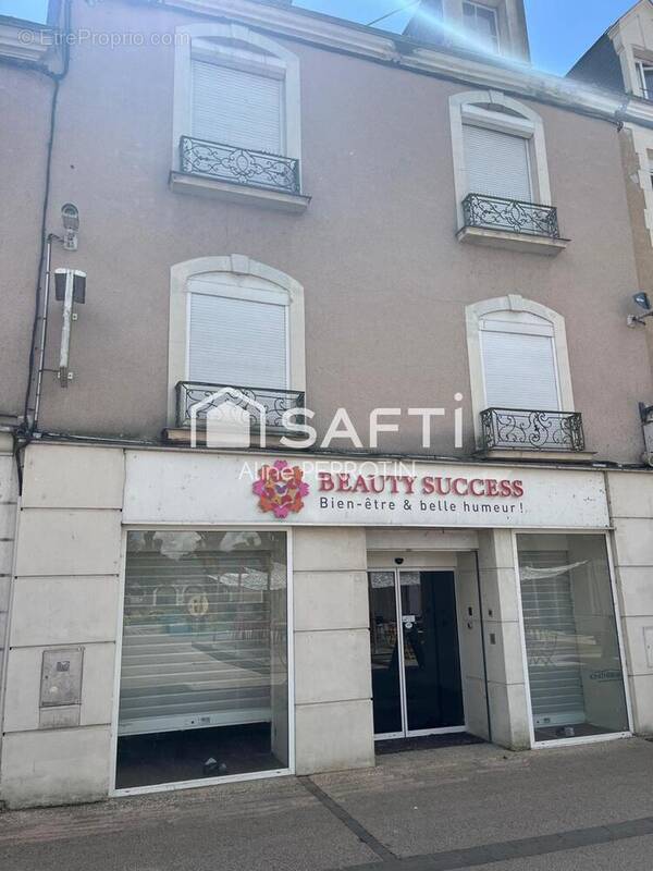Photo 1 - Commerce à SABLE-SUR-SARTHE