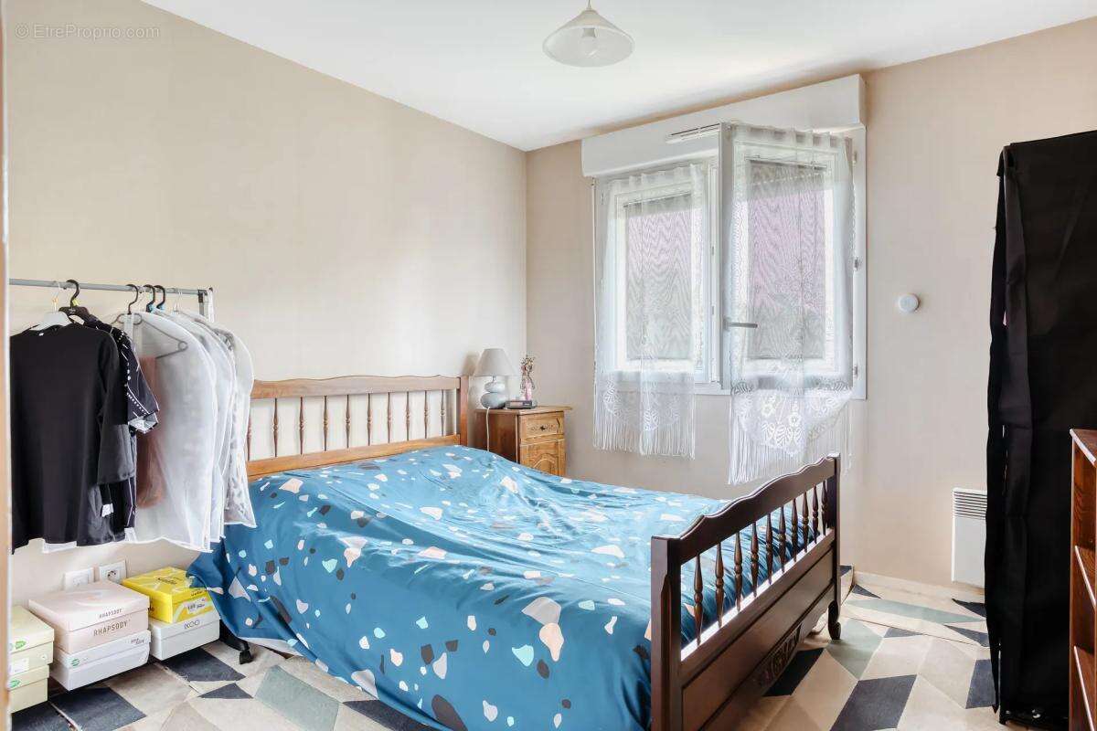 Appartement à VAL-DE-REUIL