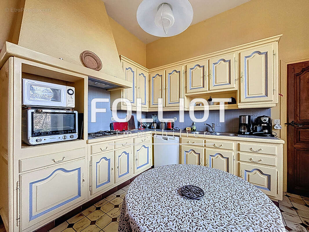 Maison à SAINT-JEAN-DES-CHAMPS