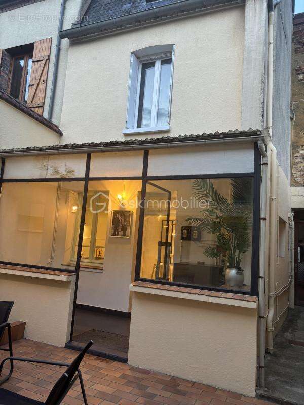 Maison de ville de 102 m² avec cour, dépendance et garage - photo 9