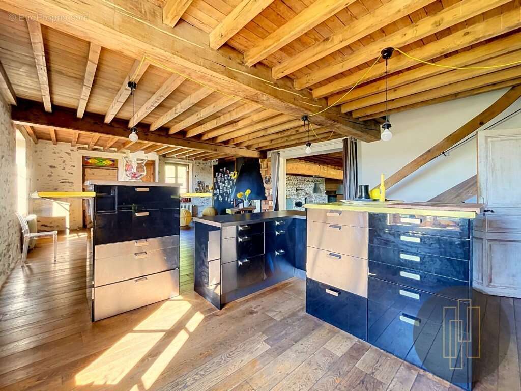 Propriété de charme de 522m2 avec piscine et vue dégagée - photo 4
