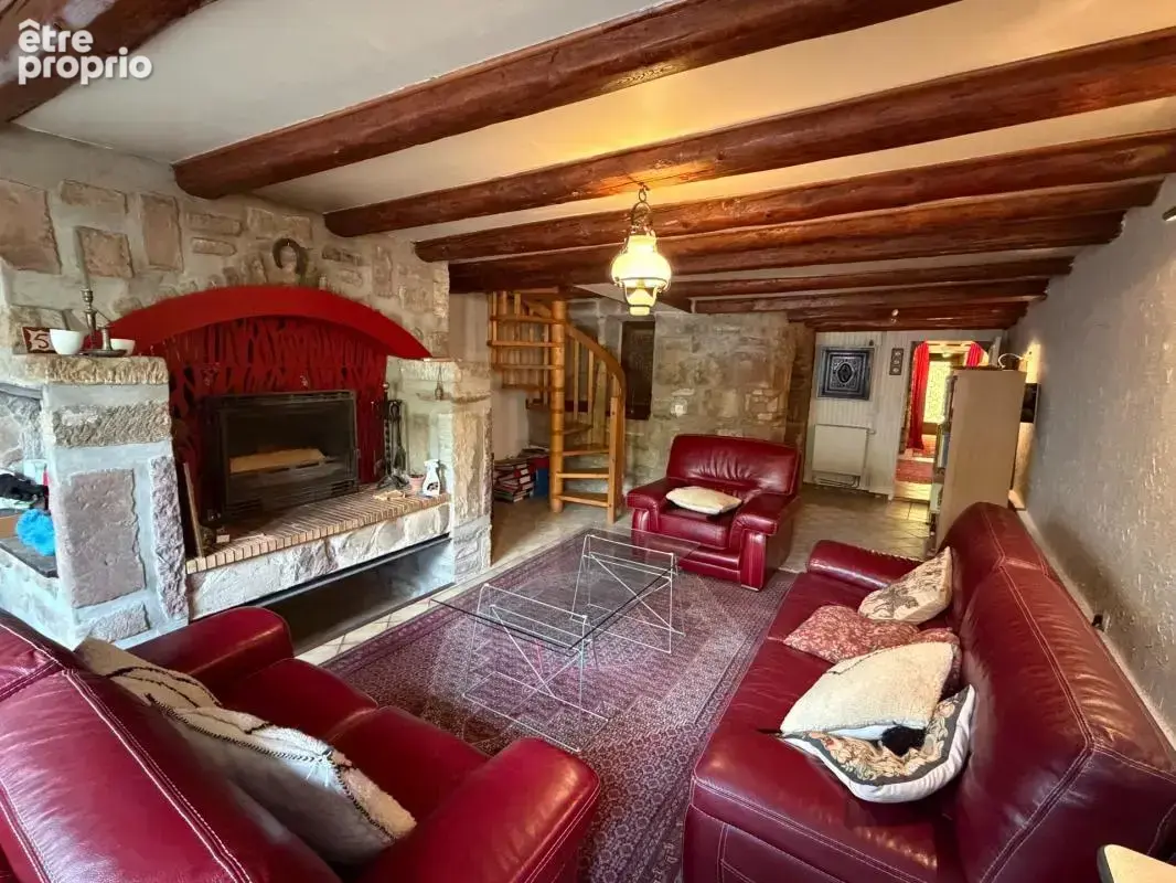 Maison de caractère mitoyenne avec beaux volumes, sauna, terrasse et jardin – Pexonne (54) - photo 4