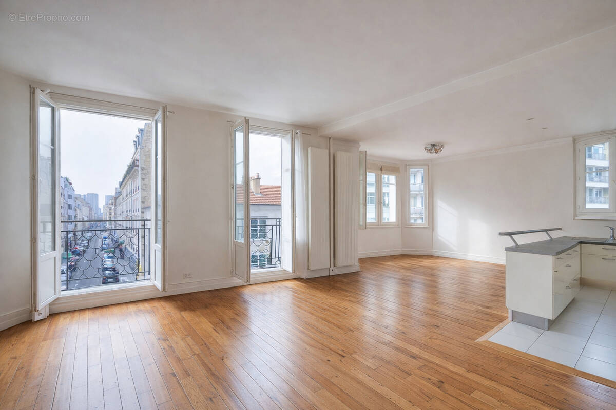 Appartement à PARIS-15E