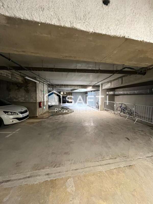 Photo 4 - Parking à BORDEAUX