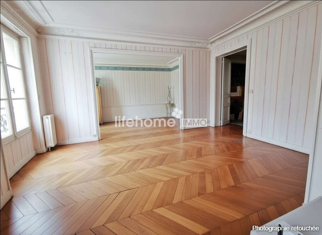 Appartement à PARIS-8E