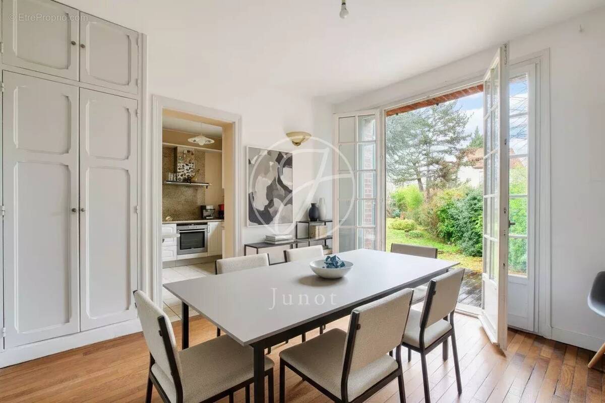 Maison à LE VESINET