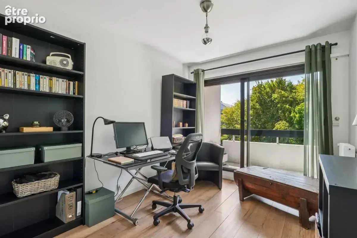- 91830 le coudray-montceaux - duplex en dernier etage avec ascenseur - 30m2 de terrasses - sejour cathedrale - vue arboree sans - photo 11
