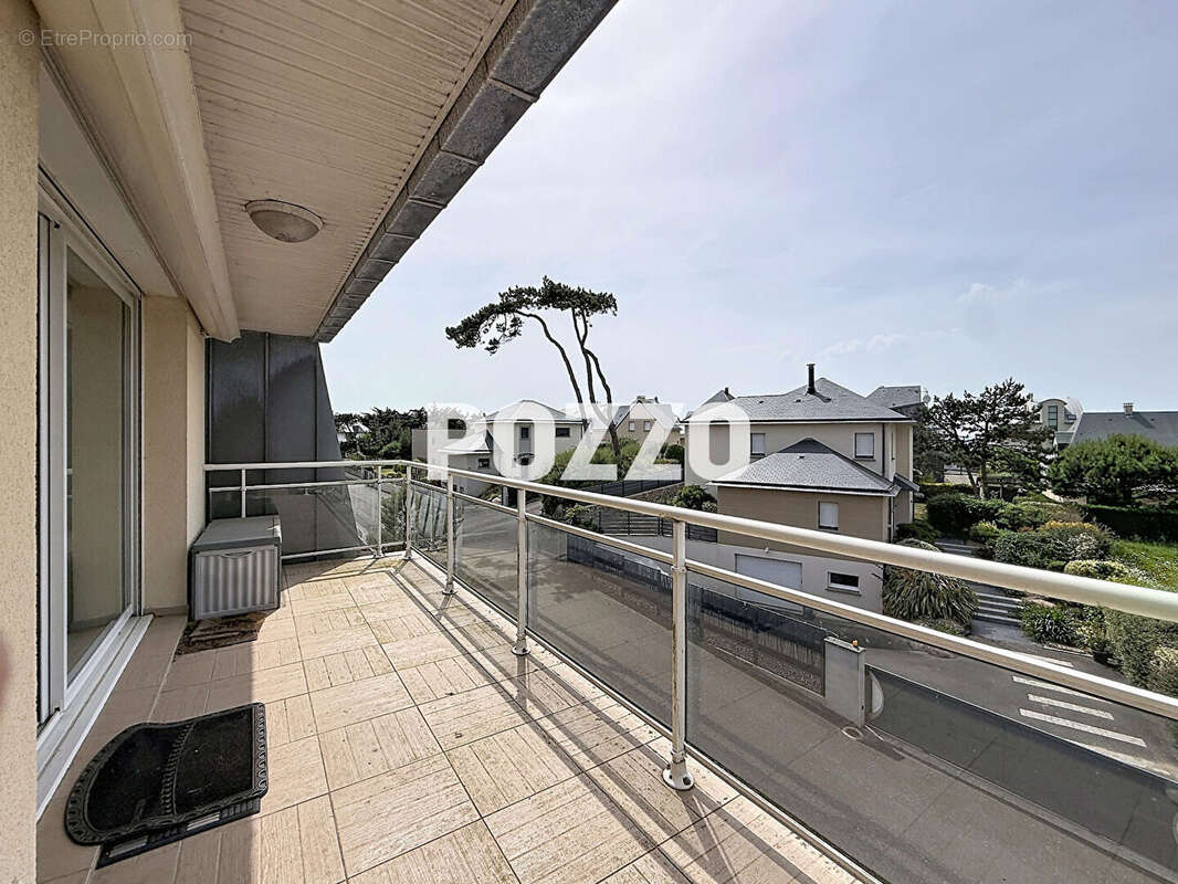 Appartement à JULLOUVILLE