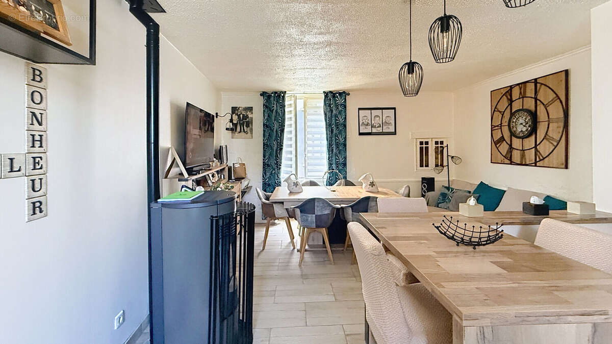 Maison à SAINT-LEU-D'ESSERENT