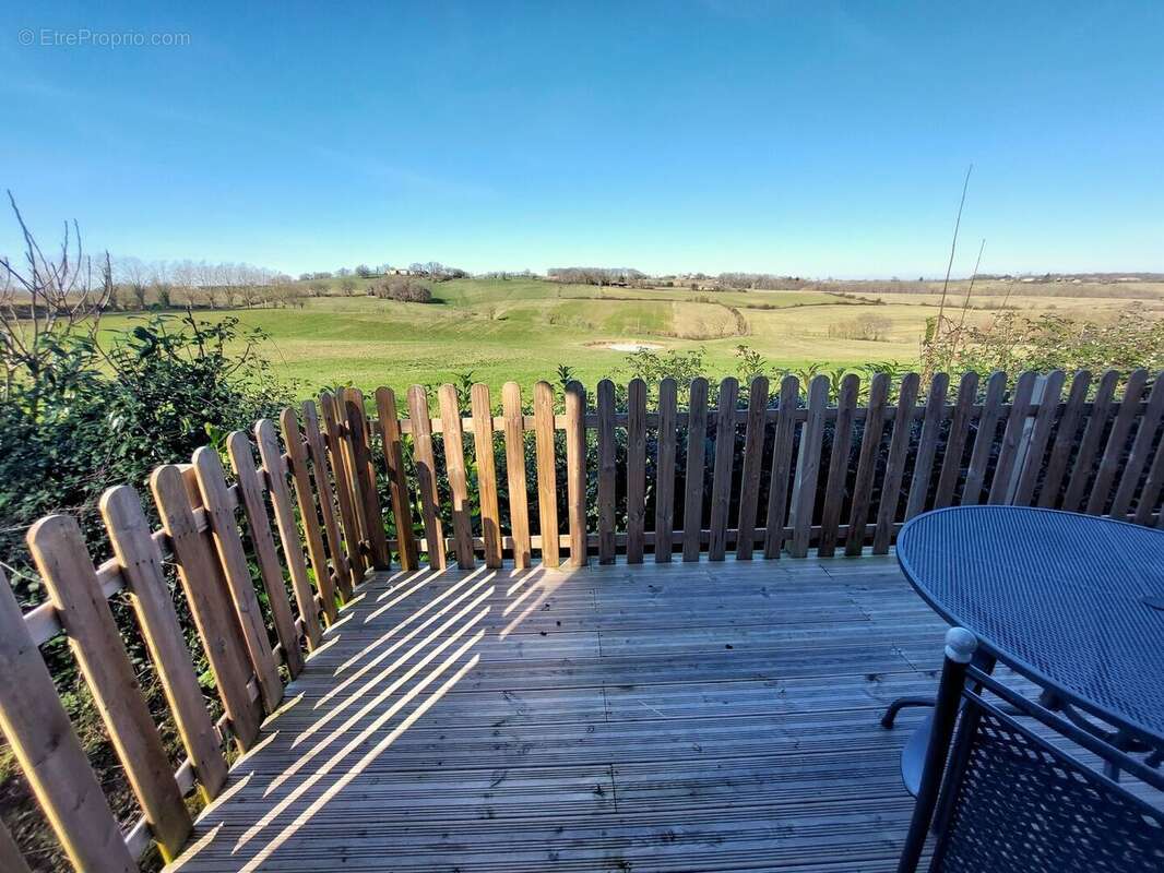 20260223150807 - Commerce à BOULOGNE-SUR-GESSE