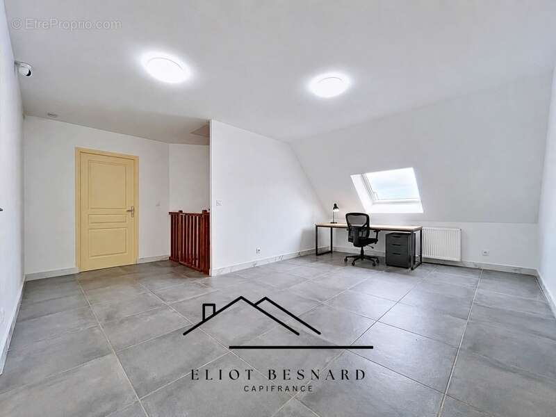 SITUÉE À CAGNY, belle maison familiale 200 m2, 6 chambres avec vie de plain-pied, au calme écoles et commerces à proximité - photo 11
