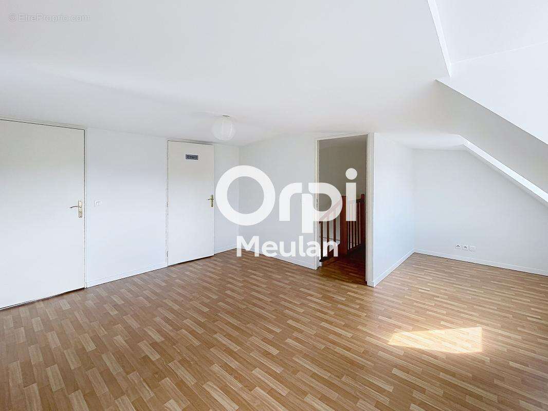 Appartement à LES MUREAUX