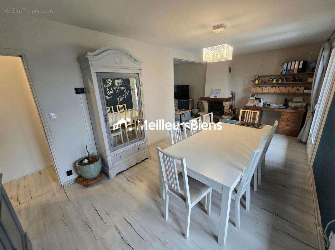 Maison à MAXILLY-SUR-SAONE