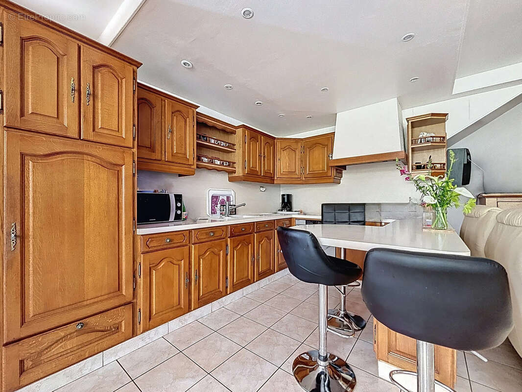 Maison à CONDE-SUR-VIRE