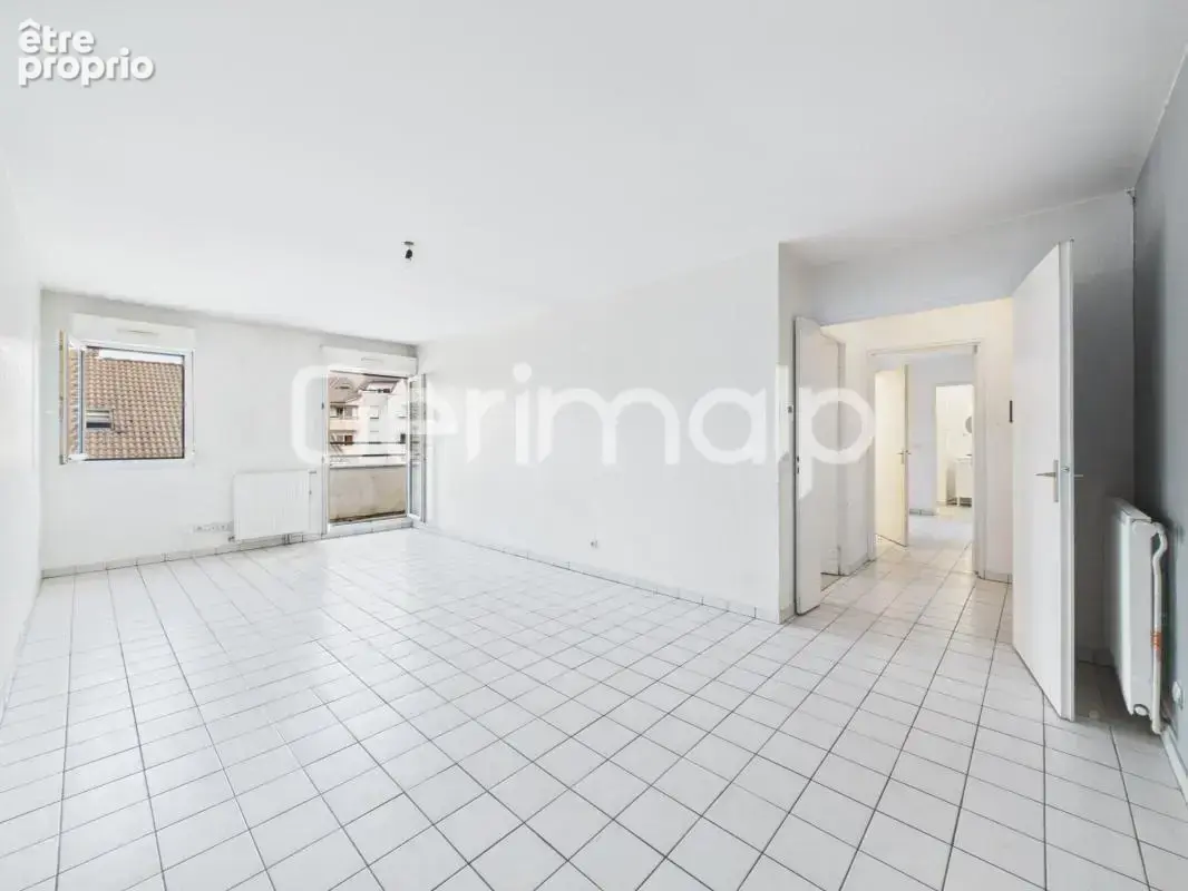 Vente - Appartement - 3 pièces + cuisine - 72,10 m² - 285 000 € - photo 2